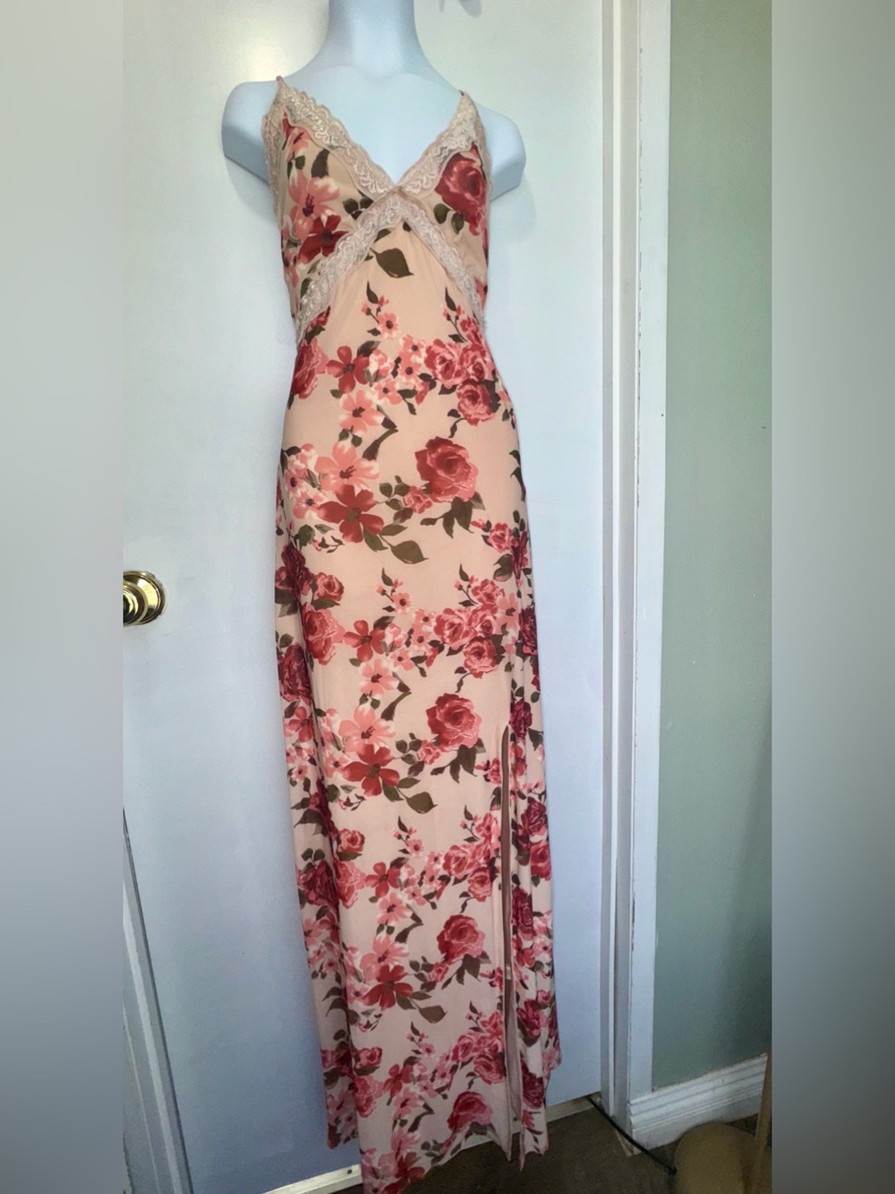 Jessica Simpson Blush Floral Lace-Trim Slip Dress